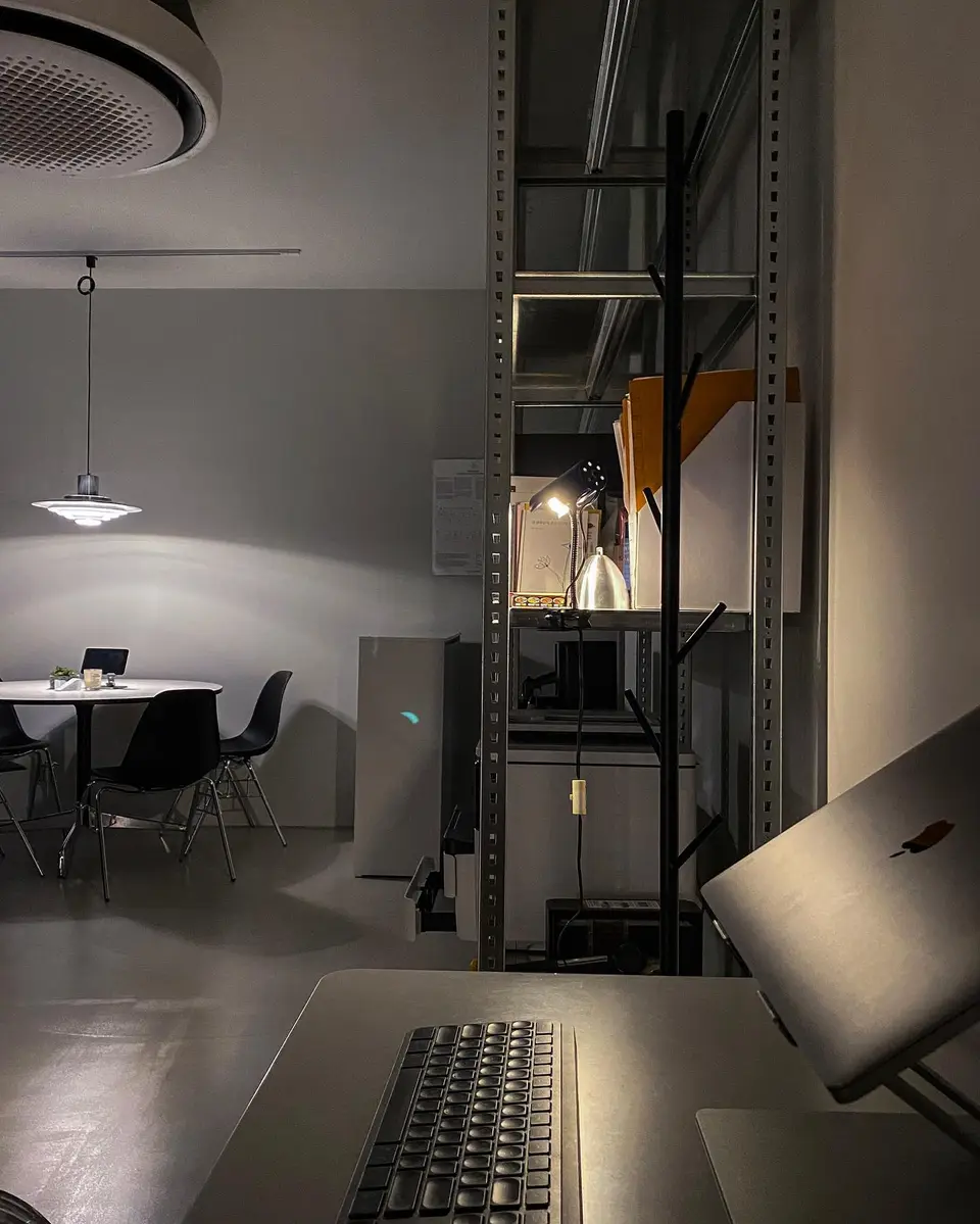 pragmatic studio office 10