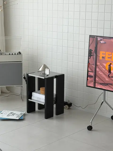 Scultura Side Table 01