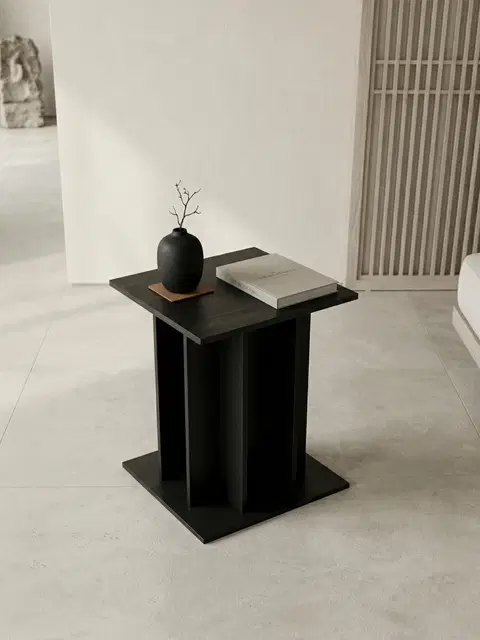 Scultura Side Table 02 4