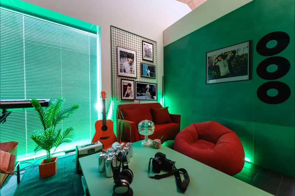 Airbnb & CORTIS Seoul hideout