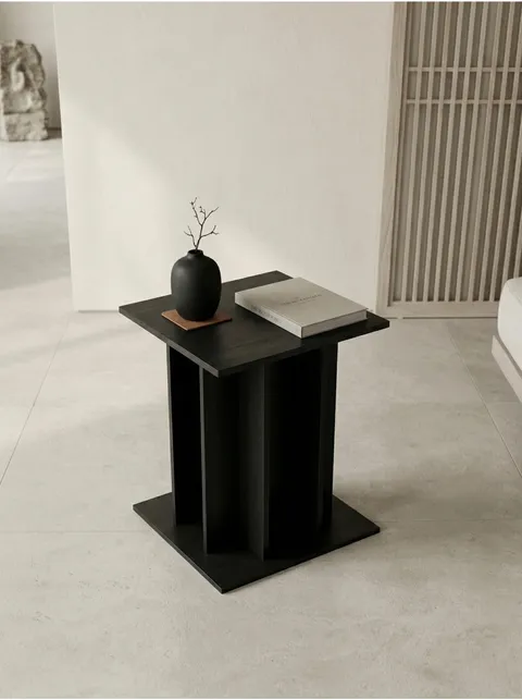 Scultura Side Table 02